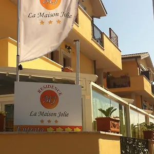 La Maison Jolie מלון